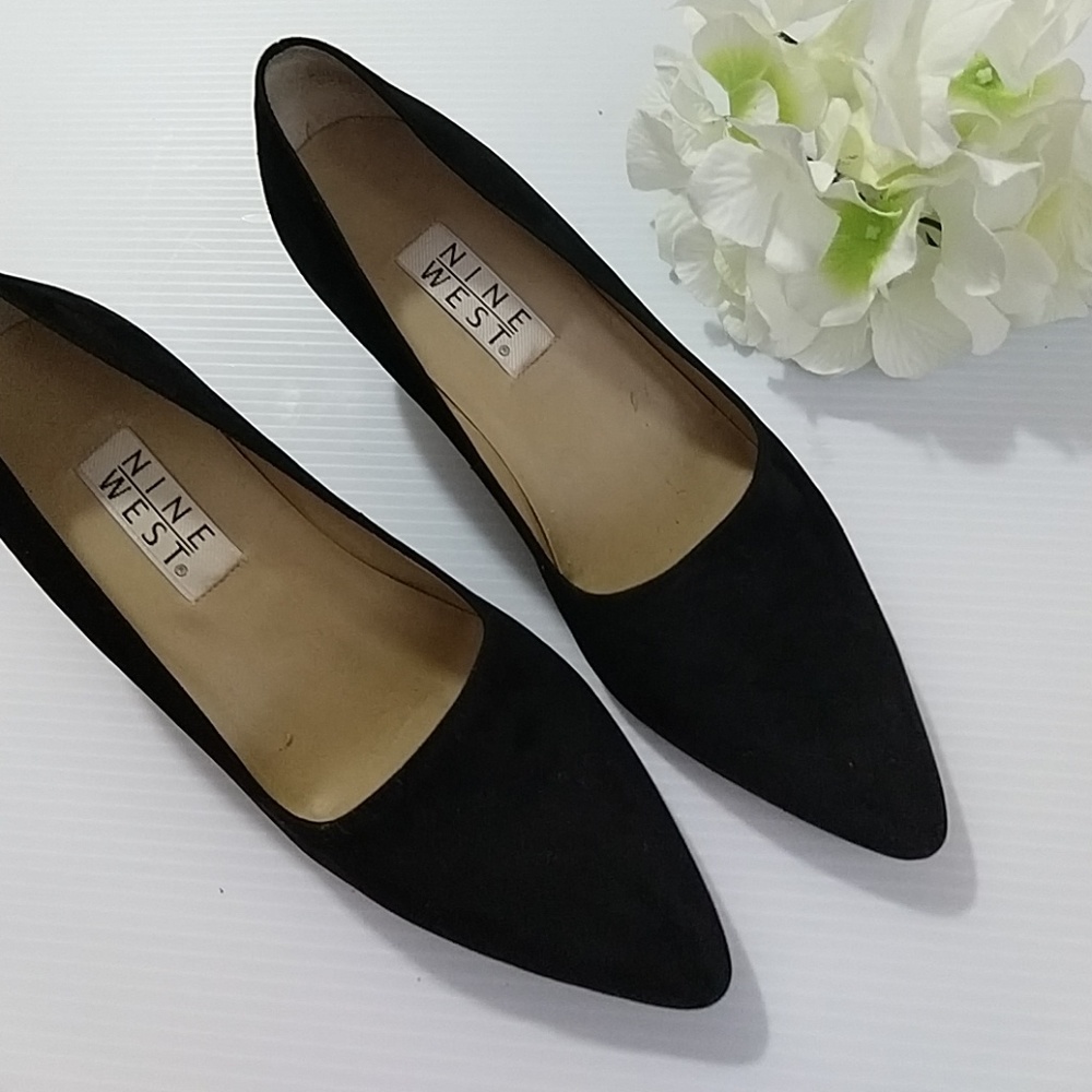 Vintage nine west suede pumps